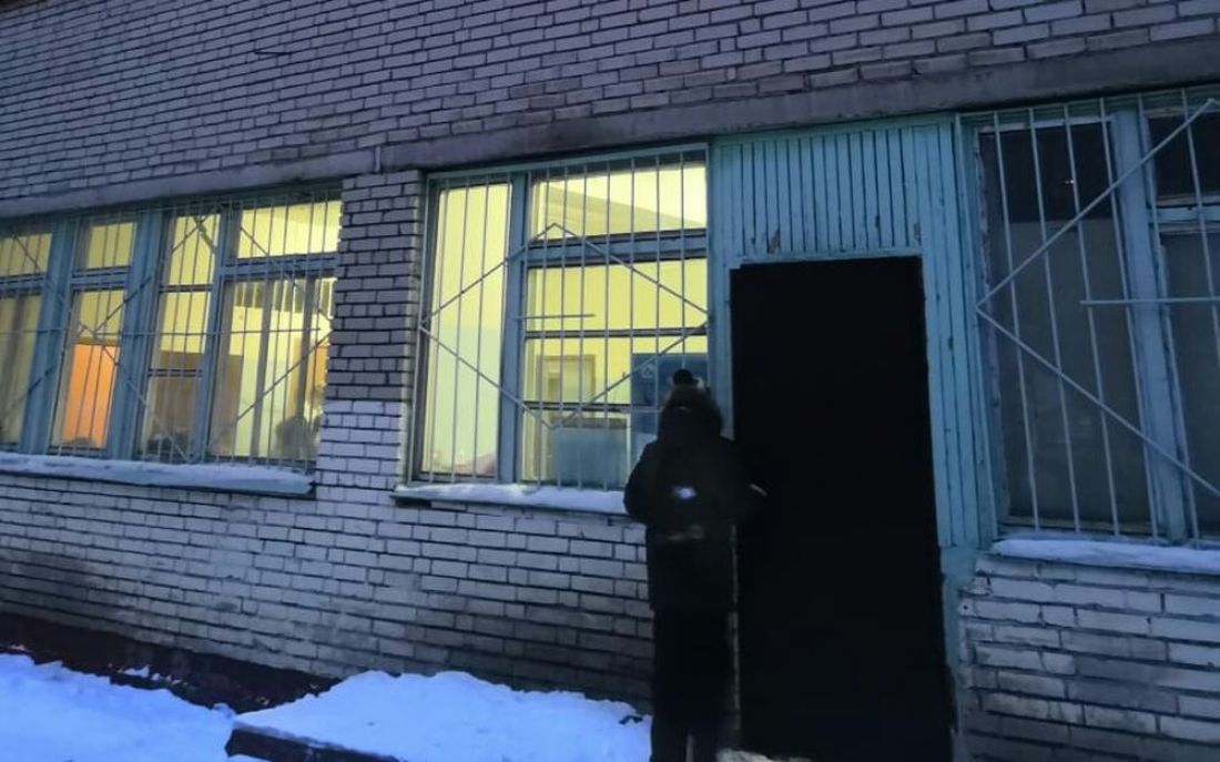 В Пензе над детьми нависла «ледяная гильотина». Фото