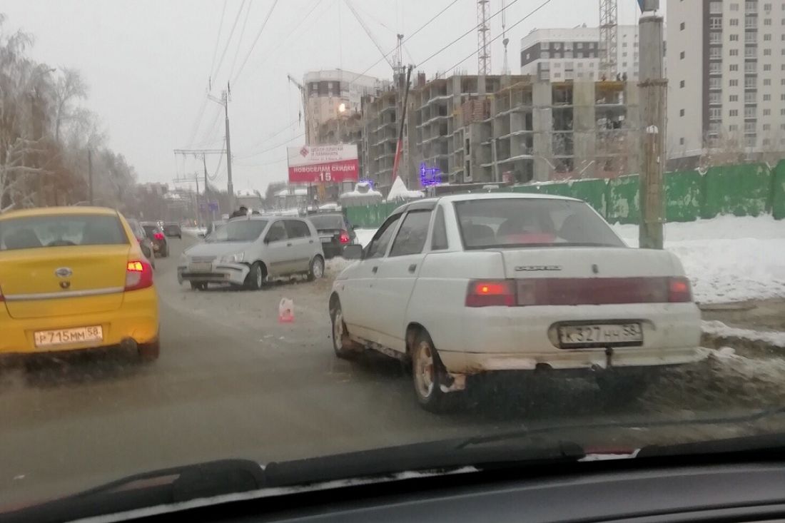 После аварии на пензенской Западной поляне развернуло «Hyundai»