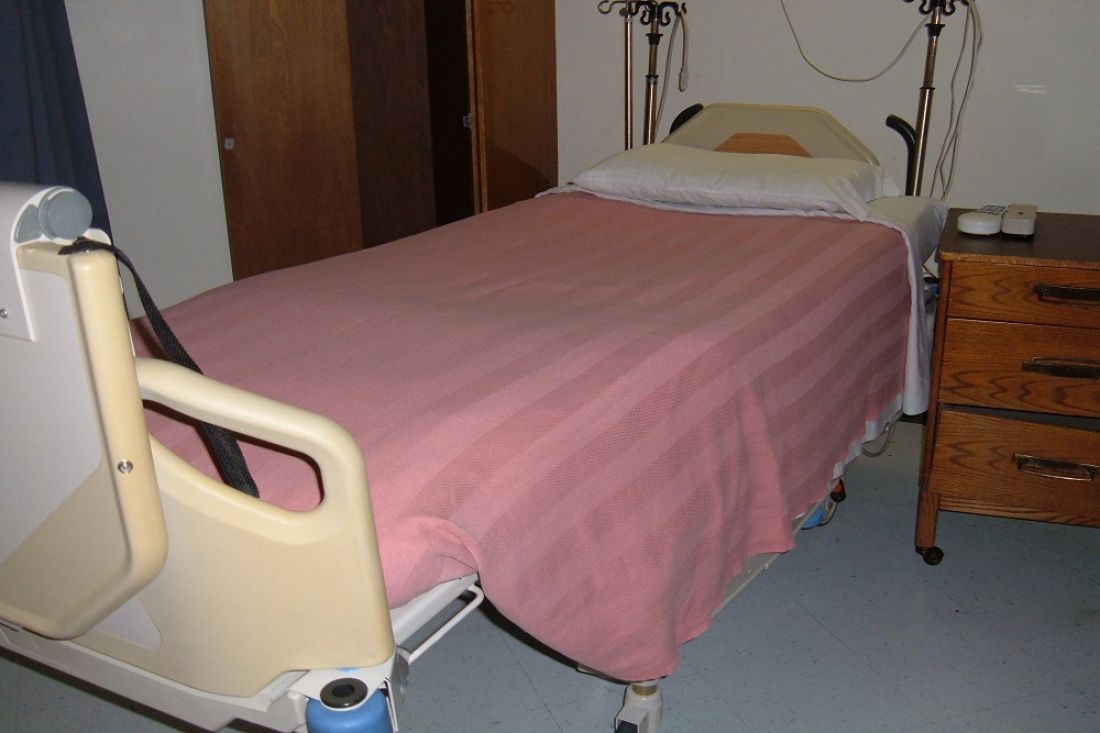 Кровать в больнице