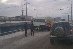 Появились подробности инцидента с маршруткой на Бауманском путепроводе в Пензе