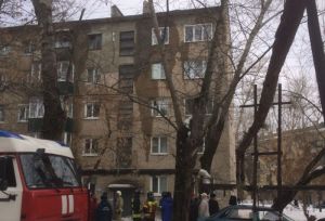 Жителей дома на улице Краснова экстренно эвакуировали из-за угрозы обрушения
