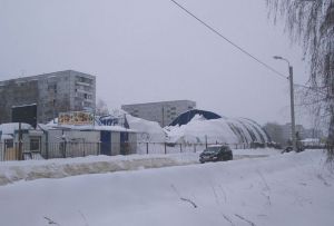 В Пензе рухнула крыша автомойки