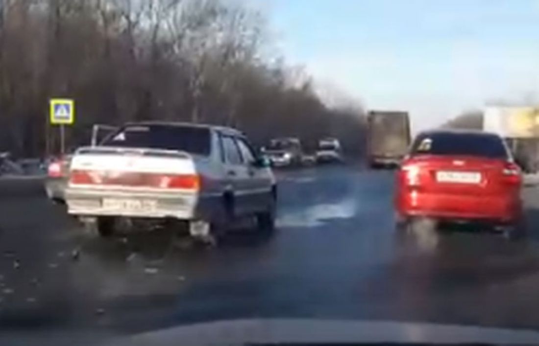 На трассе «Урал» под Пензой в аварию попали три автомобиля. Видео