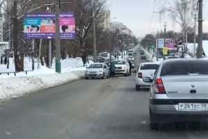 На улице Пушкина в Пензе авария заблокировала одну из полос движения