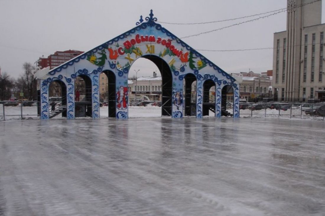 Каток пенза. Каток Пенза центр. Каток в Пензе на площади Ленина. Открытый каток на площади Ленина Пенза. Каток на Московской Пенза.