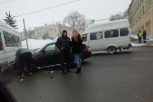 Авария в Ленинском районе Пензы спровоцировала транспортный коллапс