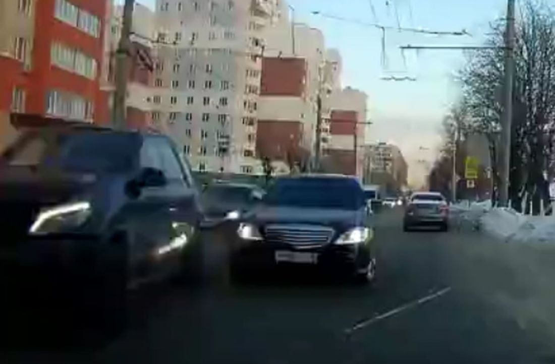 На видео попал момент опасной аварии на улице Пушкина в Пензе