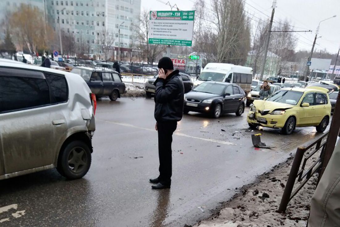 Найдено пенза. ДТП В Пензе на пр Строителей. Авария Пенза октябрь на проспекте Строителей. Авария в Пензе сегодня 13 февраля. Авария в Пензе сегодня на проспекте Строителей на мосту.