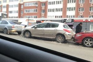 В Пензе на Южной поляне в ДТП попали три иномарки