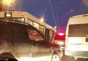 В пензенском Арбекове «притерлись» автобус и внедорожник