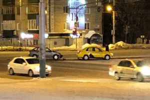 В центре Пензы в ДТП с «Яндекс.Такси» помяло «ВАЗ»