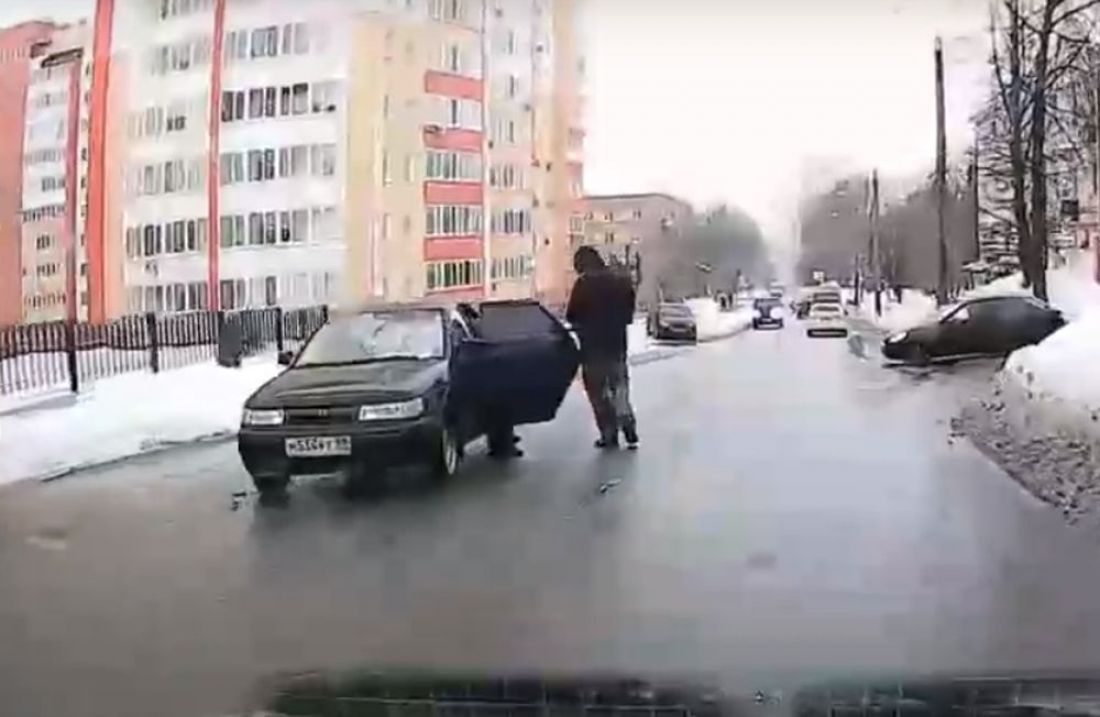 В Пензе машина сбила пожилую женщину. Видео