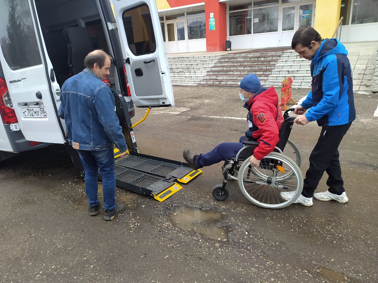 Социальное такси расширяет возможности маломобильных пензенцев